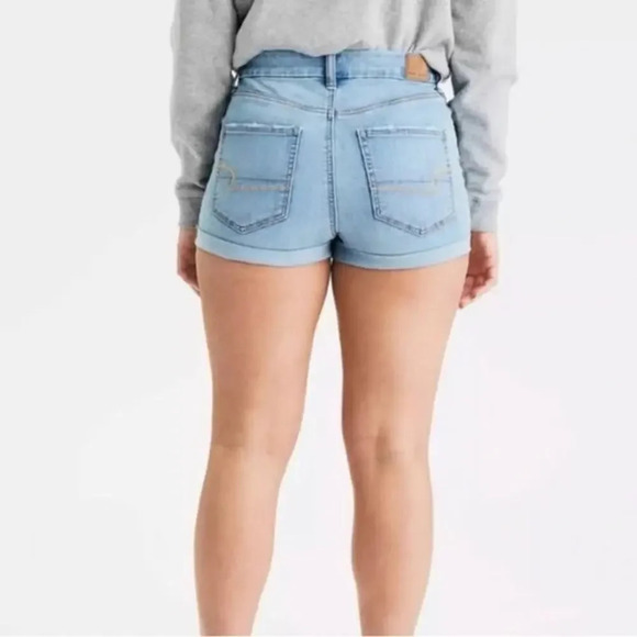 AMERICAN EAGLE Curvy Hi-Rise Shortie Jean Shorts Light Wash Size 8 Button Fly - Picture 2 of 8